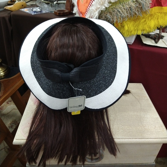 Hat - Picture 2 of 5